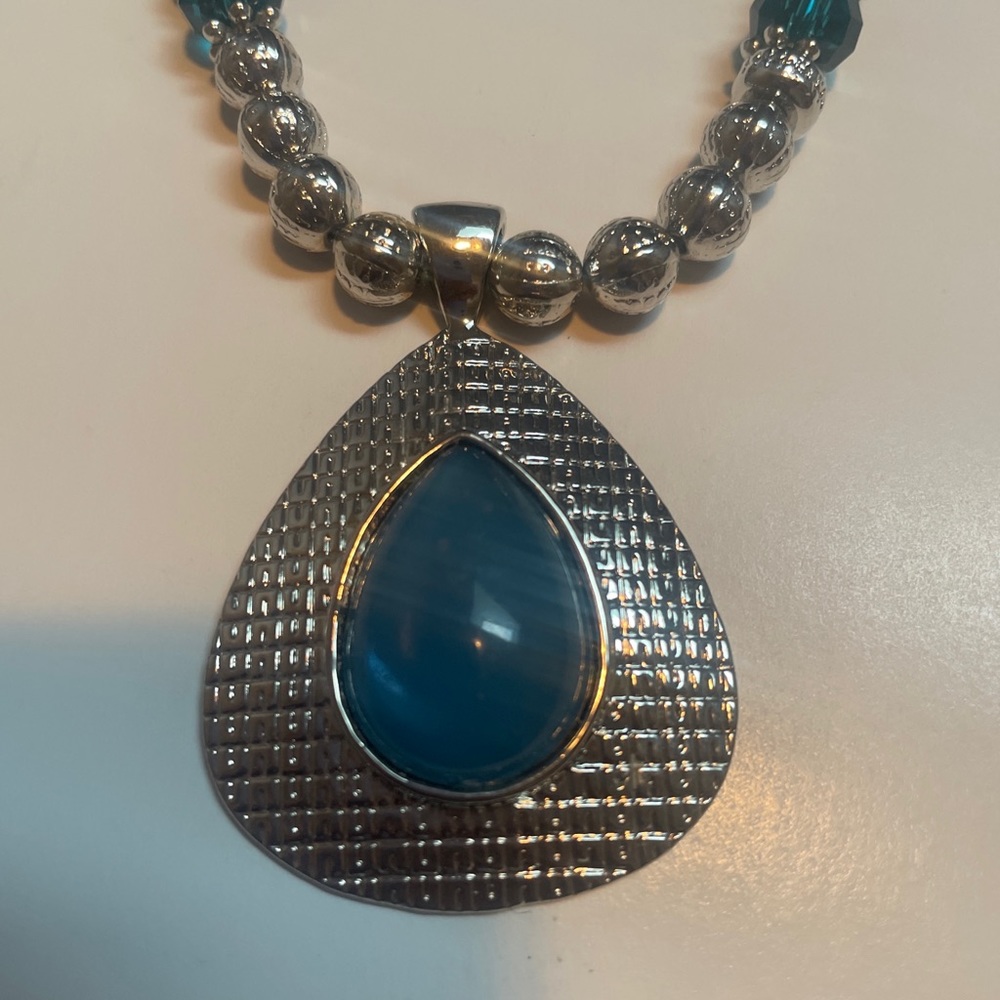 Dark teal pendant necklace